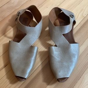 Cydwoq shoes size 40.5